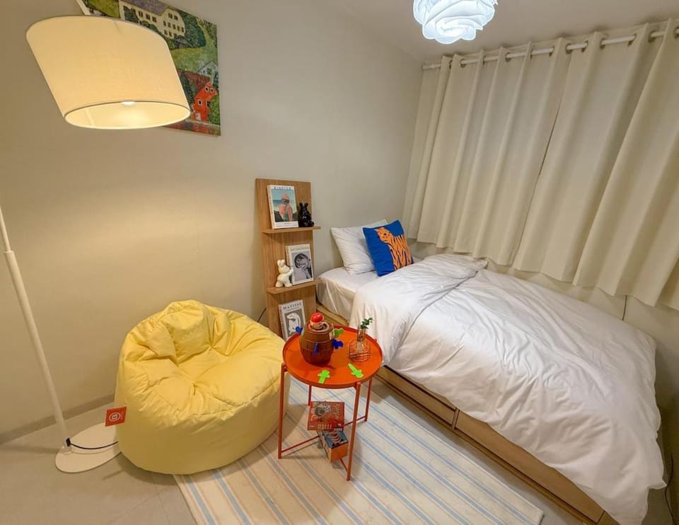 Accommodation 1 minute from Konkuk University Station #5 minutes to Seongsu#Remodeling#Ttukseom#DDP#Myeongdong Seoul Trip#Lotte World Tower Apartment in Seoul