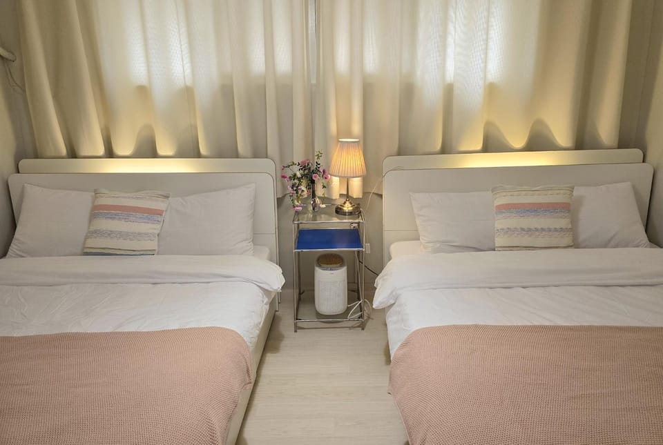 Accommodation 1 minute from Konkuk University Station #5 minutes to Seongsu#Remodeling#Ttukseom#DDP#Myeongdong Seoul Trip#Lotte World Tower Apartment in Seoul