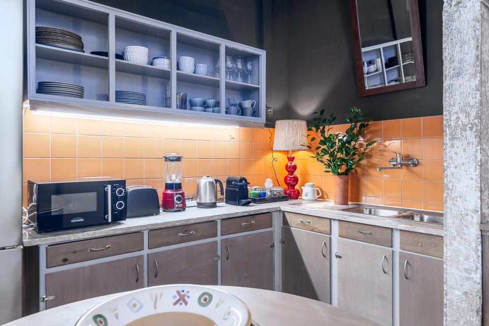 Kitchen or kitchenette, Living room