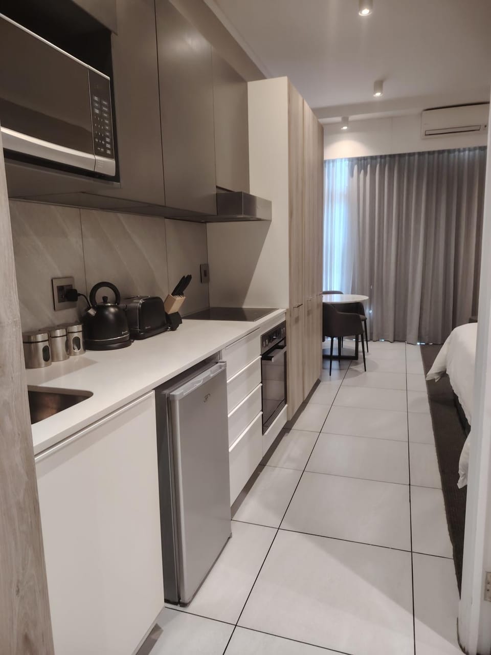 Menlyn Maine Trilogy Apartment 1506 Apartment in Pretoria