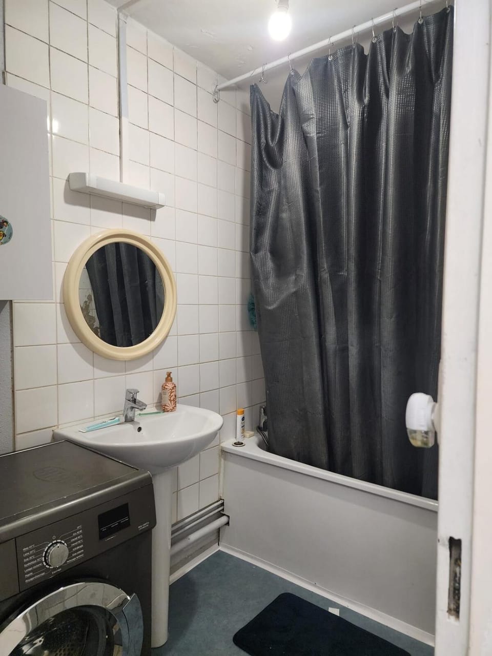 Bathroom, Bath, washing machine
