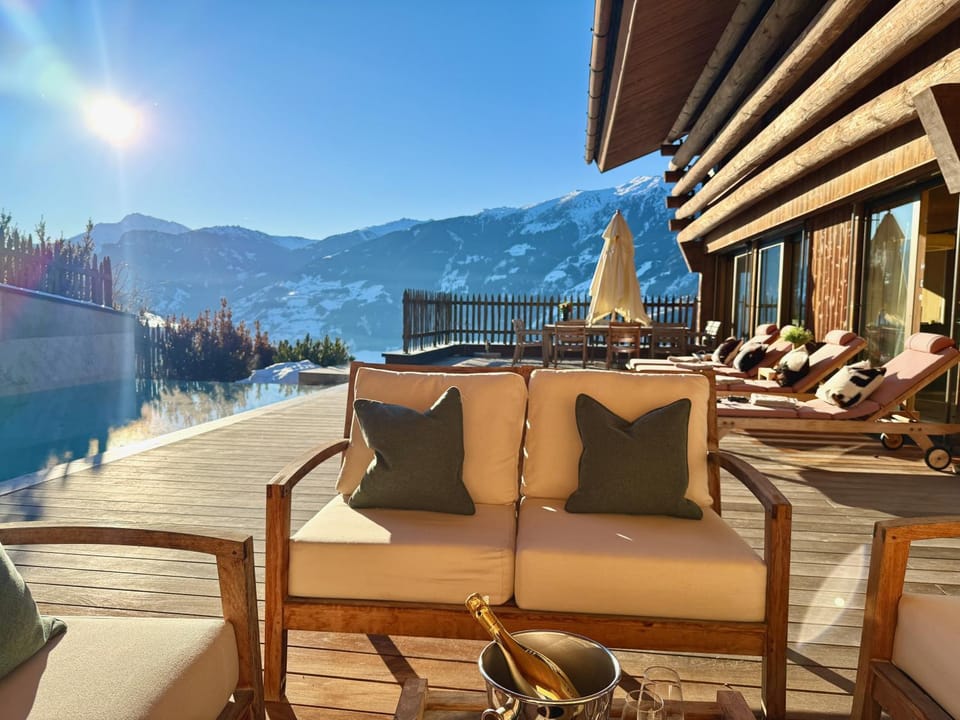 INFINITY SKY LODGE by belle-stay HEATED POOL, SAUNA and LIFT House in Tyrol