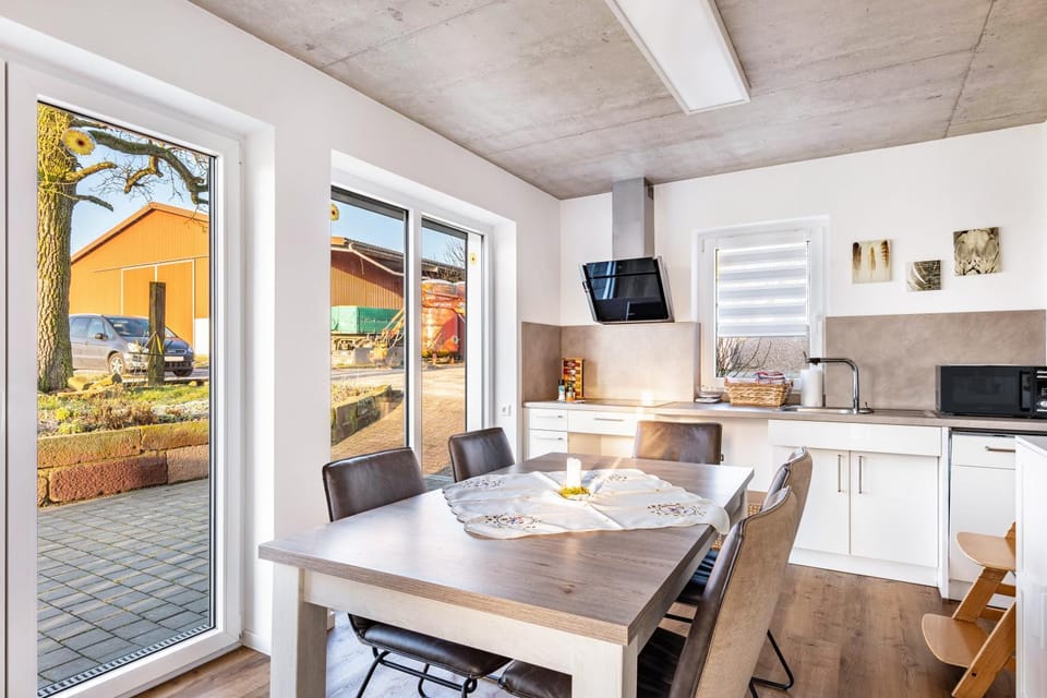 Property building, Kitchen or kitchenette, Living room
