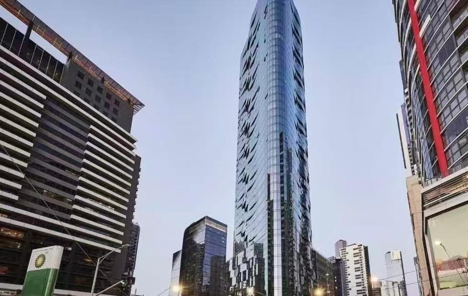Shadow Play BPM Southbank- Stylish 2Bed with Yarra River View Apartment in Southbank