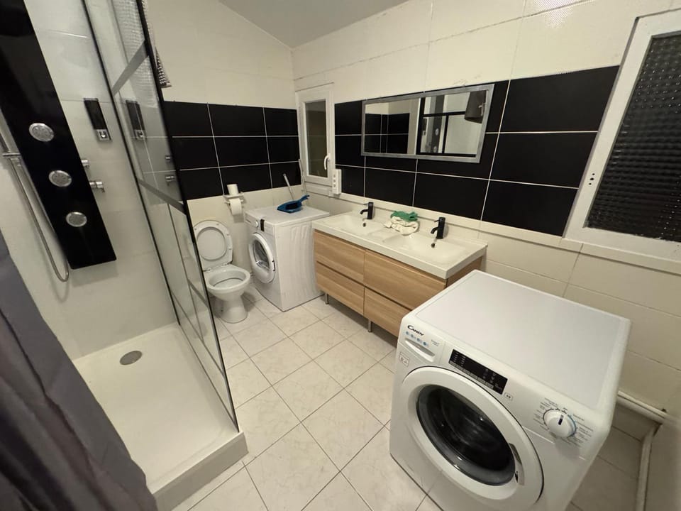 Toilet, Bathroom