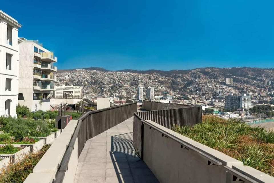 HOM I Estacionamiento I Vista al Mar I Cerro Baron Apartment in Valparaiso