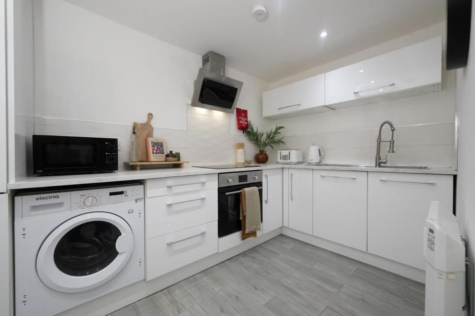 Norfolk House - Steps from Quays, Parks & Docks Apartment in Gloucester