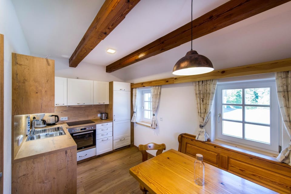 Kitchen or kitchenette, dishwasher, oven, pet friendly, stove, toaster