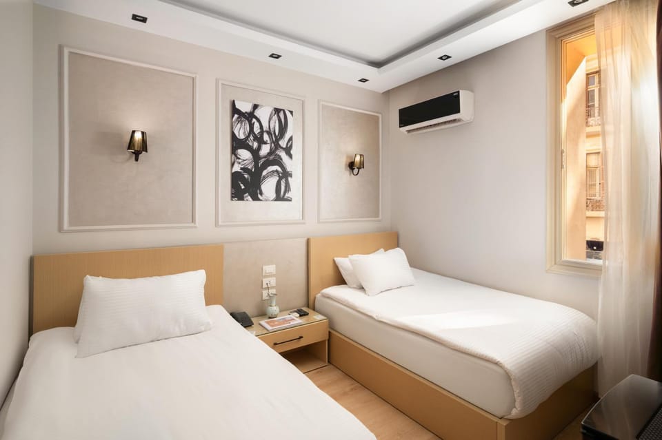 Bed, TV and multimedia, Photo of the whole room, Bedroom, air conditioner