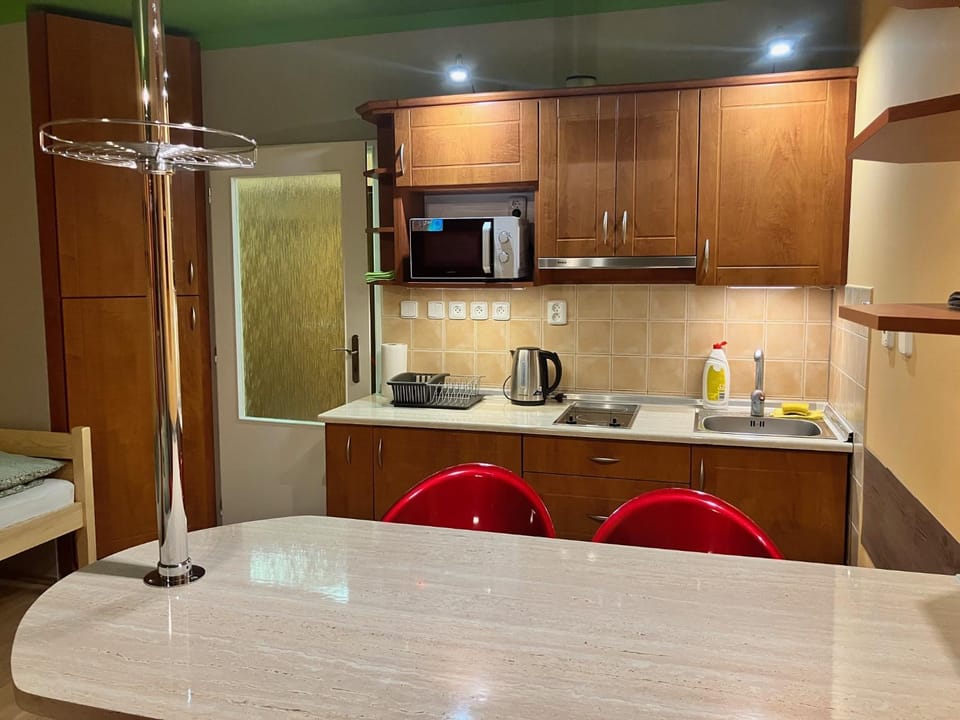 Coffee/tea facilities, Kitchen or kitchenette