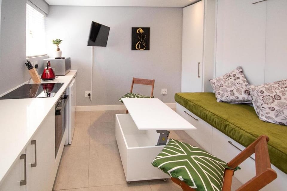 SeaPoint MicroStudio - Walk 2 Promenade&Waterfront Apartment in Sea Point