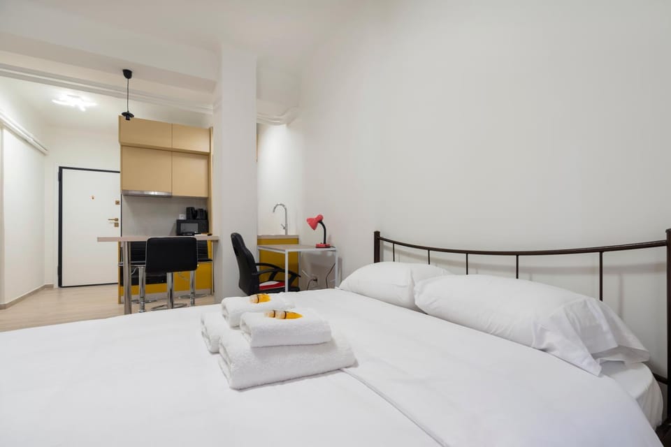Bohemian Beehive Oasis II Apartment in Athens