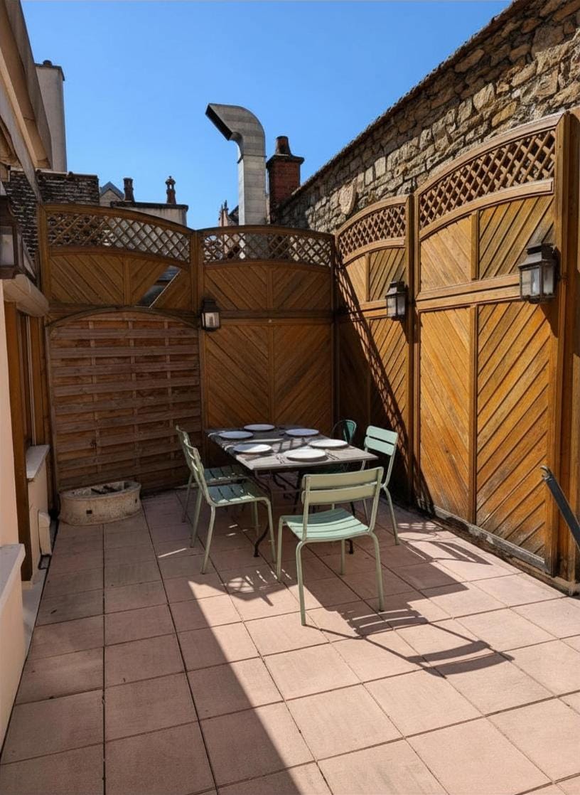 Le 42 Authentique Terrasse et Parking privé Apartment in Dijon