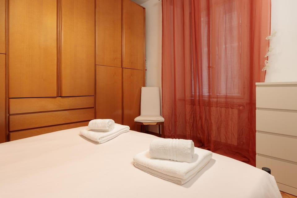 Bed, Photo of the whole room, Bedroom, towels, wardrobe