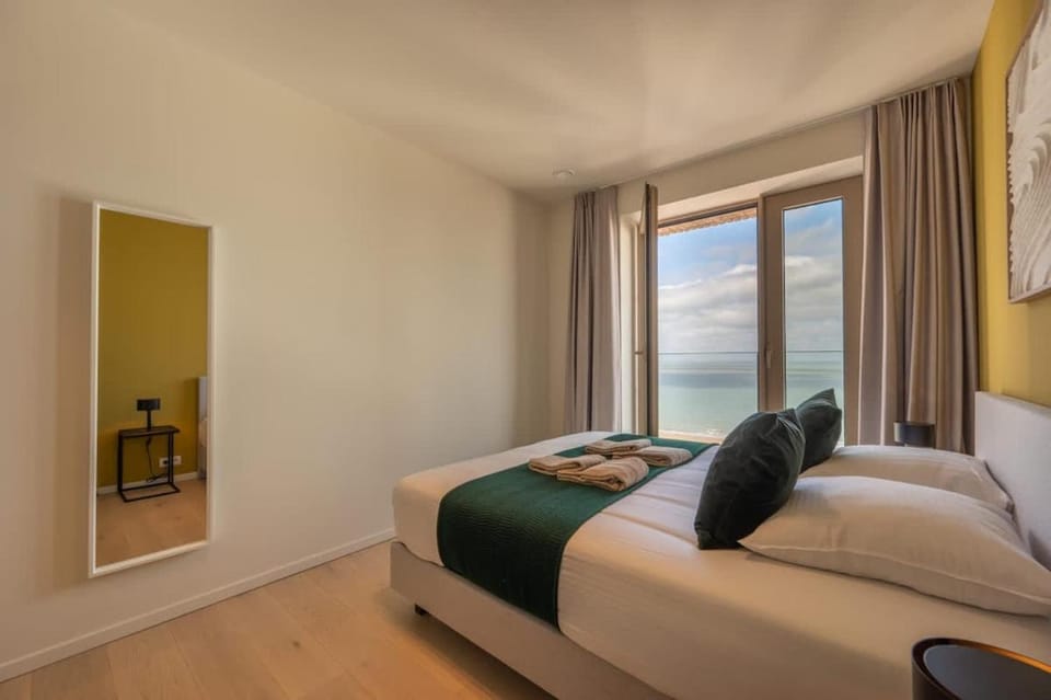 Apartment with Breathtaking Sea Views and Balcony Apartment in Ostend