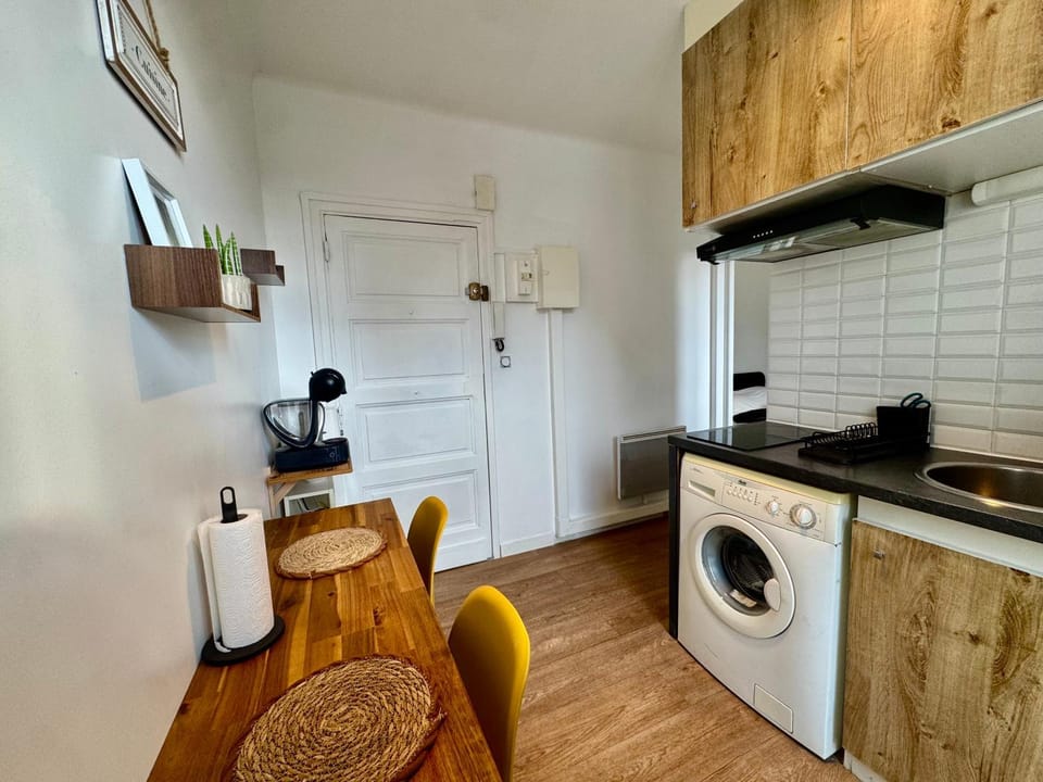 Coffee/tea facilities, Kitchen or kitchenette, toaster, washing machine