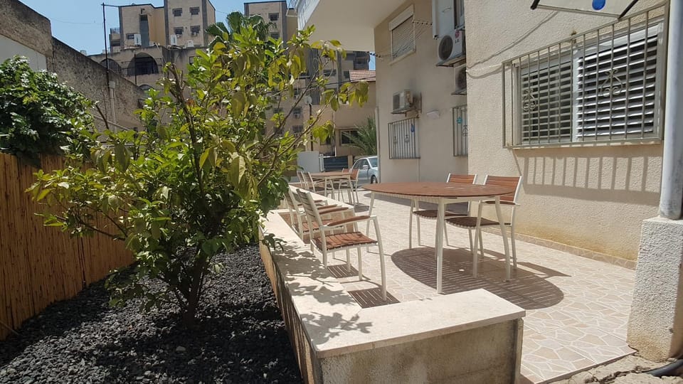 Property building, Garden, Garden, Balcony/Terrace, Balcony/Terrace