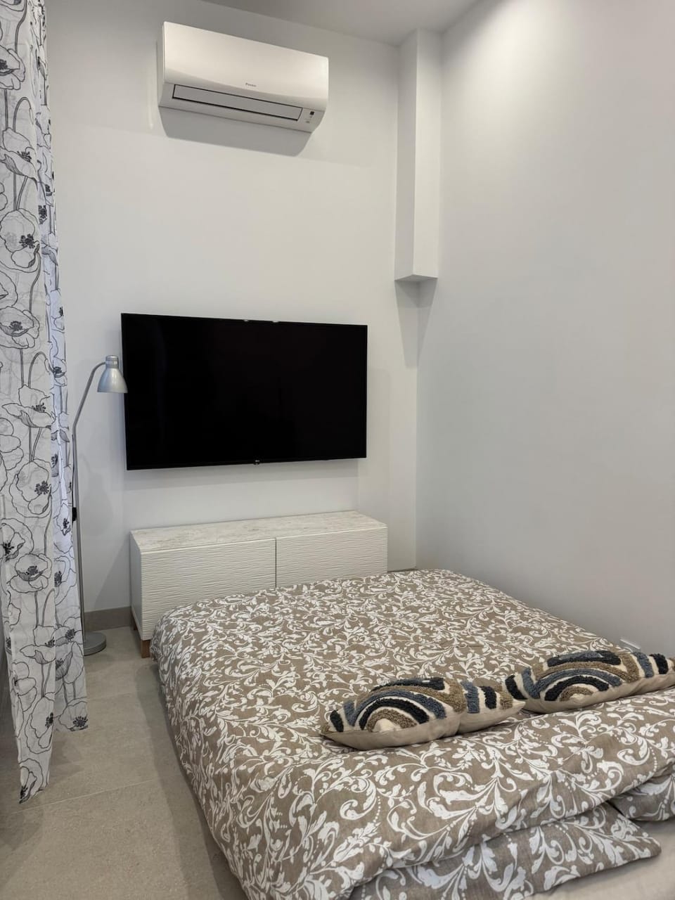 Communal lounge/ TV room, TV and multimedia, Evening entertainment, air conditioner
