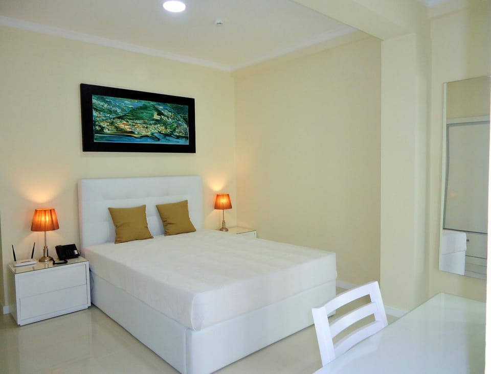 Bed, Bathroom, Coffee/tea facilities, Bedroom, cot