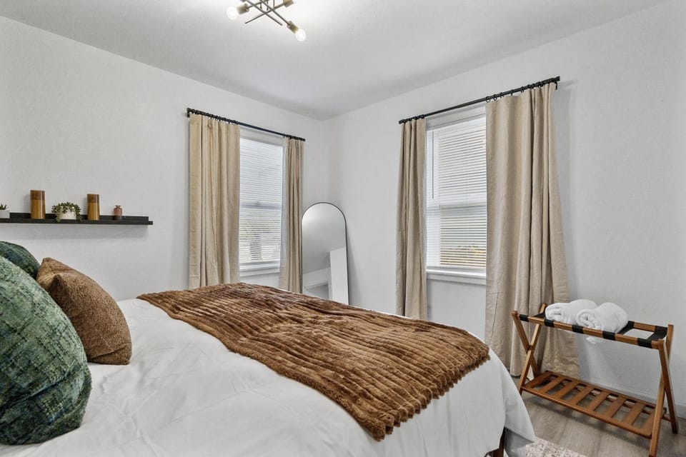 Bed, Bedroom