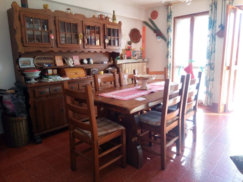 Living room, Photo of the whole room, Seating area, Lunch, Lunch