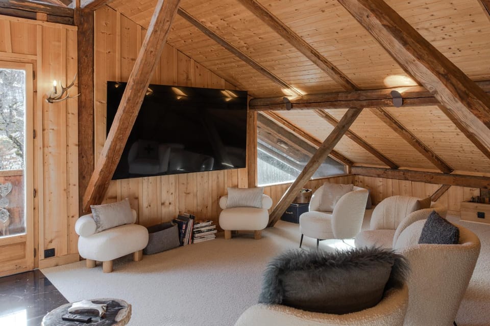 Communal lounge/ TV room, Living room