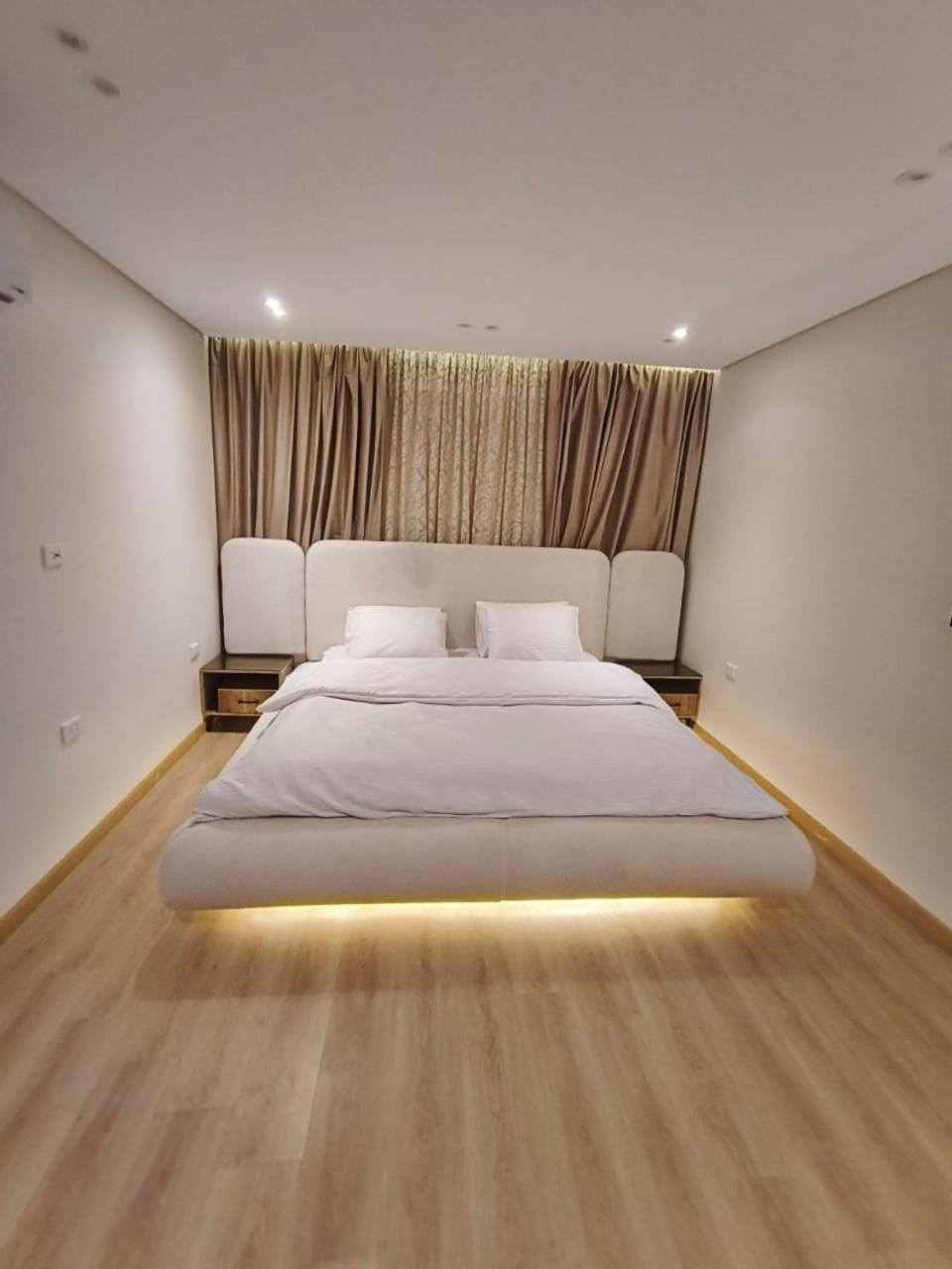شقه بالمهندسين محي الدين الرئيسي Apartment in Egypt