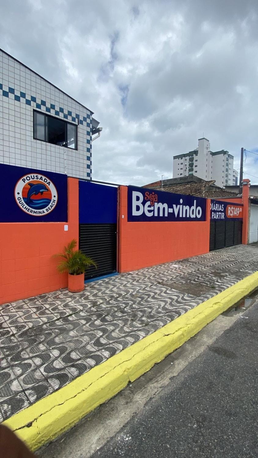 Pousada Guilhermina Beach Hostel in State of São Paulo