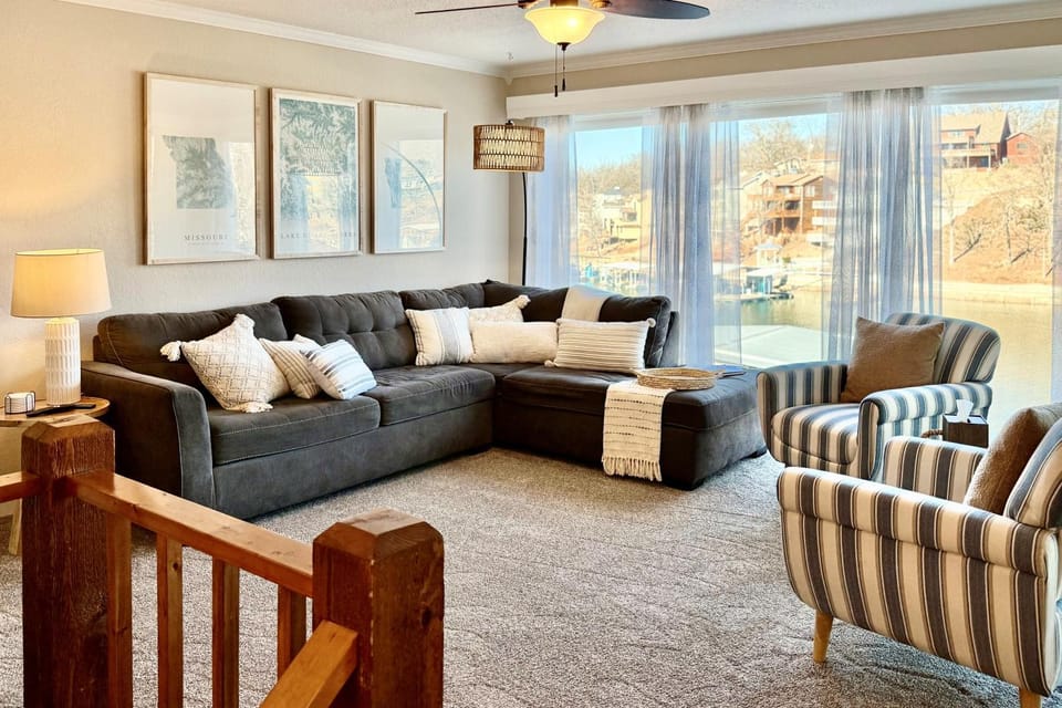 Community Perks! Lakefront Unit in Osage Beach House in Osage Beach