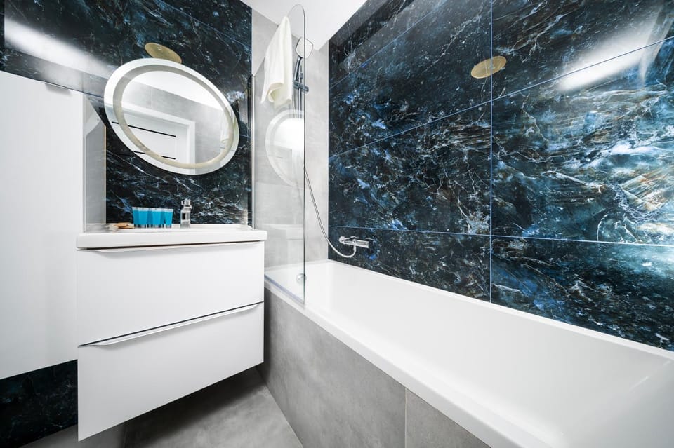 Bathroom, Bath