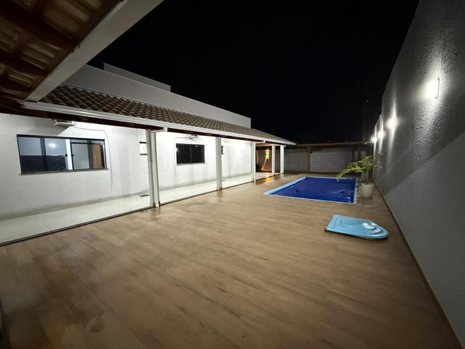 Casa de Luxo Nova, 3 Qt, Piscina, Sinuca, Ping Pong, Hidromassagem, Mobiliada, Churrasqueira, 3 Vagas, Ar Condicionado, Televisão, Internet Apartment in State of Goiás