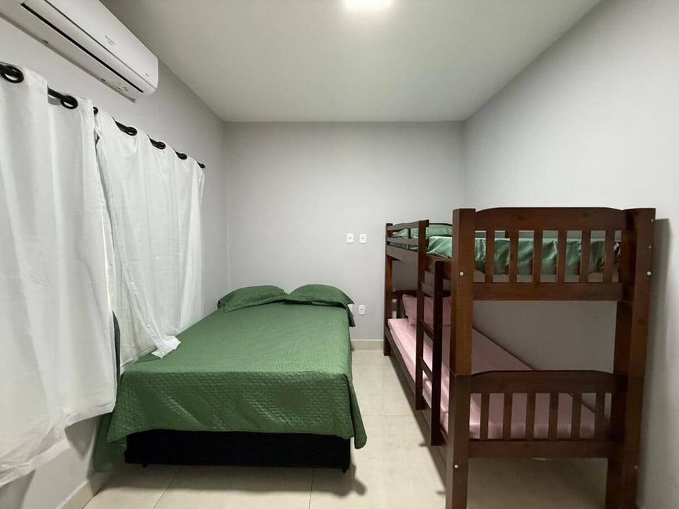 Casa de Luxo Nova, 3 Qt, Piscina, Sinuca, Ping Pong, Hidromassagem, Mobiliada, Churrasqueira, 3 Vagas, Ar Condicionado, Televisão, Internet Apartment in State of Goiás