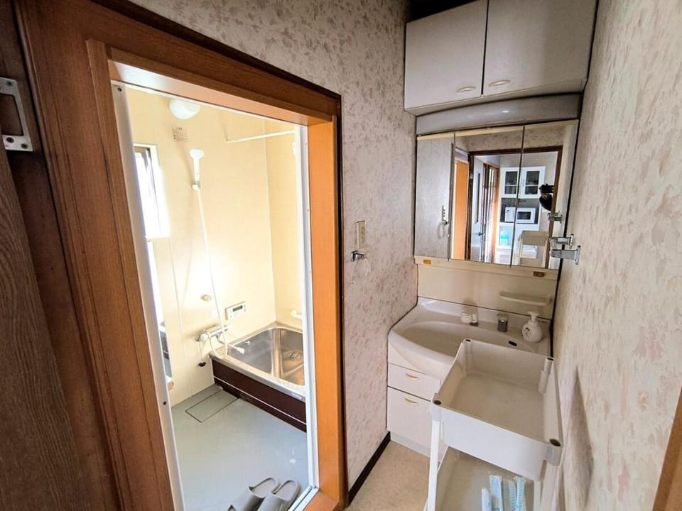 Chikumei Station, 2-story private house, maximum 12 guests Apartment in Nagoya