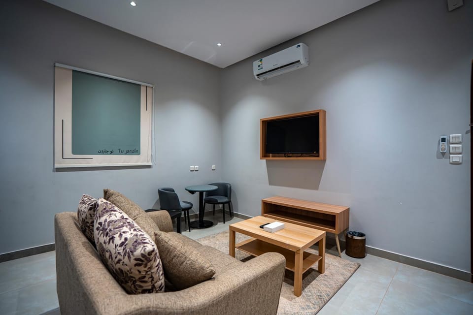 Communal lounge/ TV room, TV and multimedia, Living room
