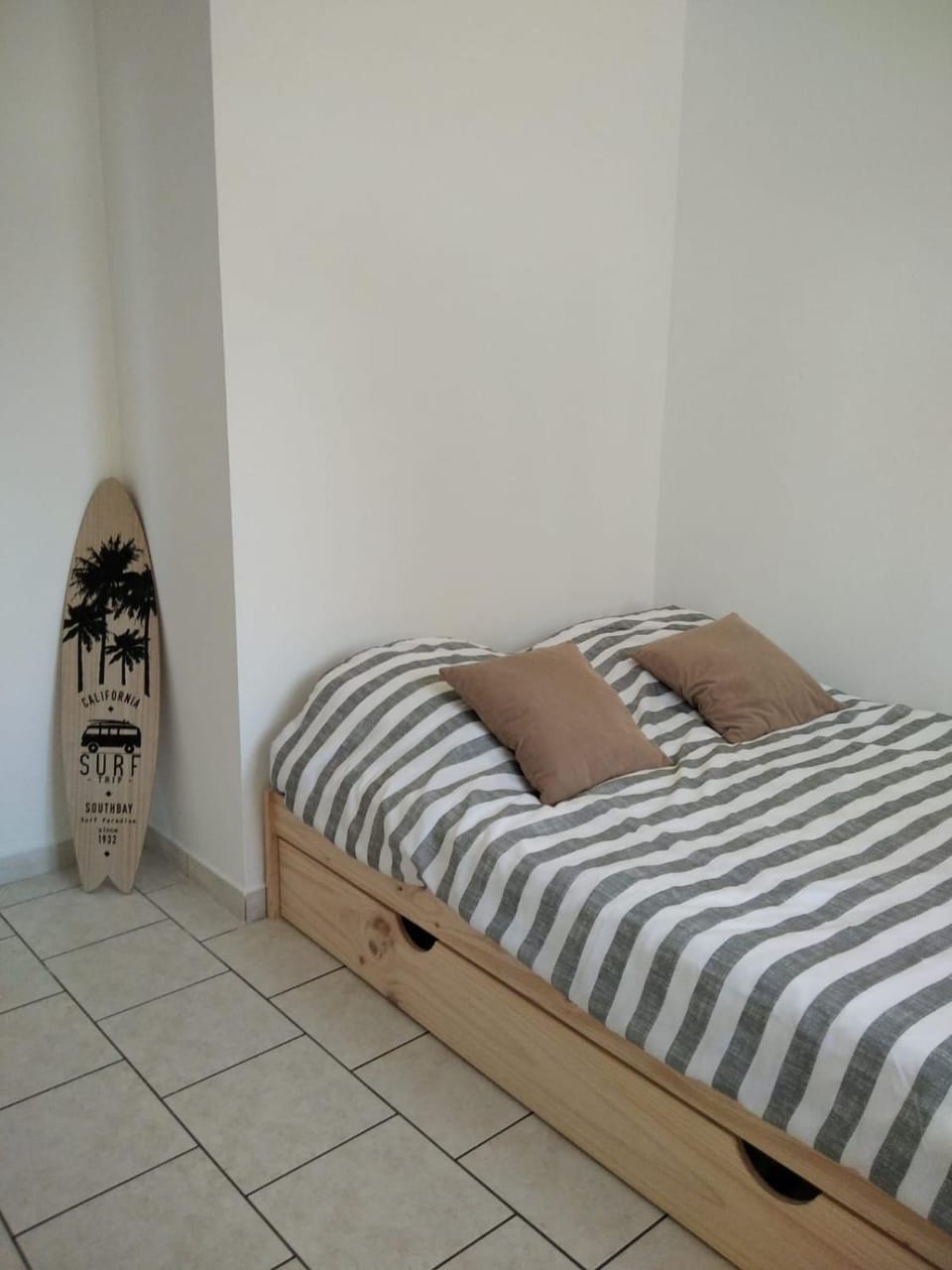 Property building, Living room, Bedroom