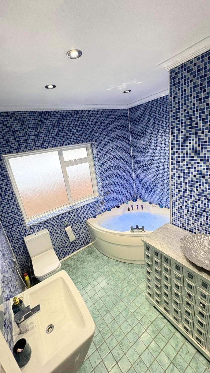 Bathroom, Bath