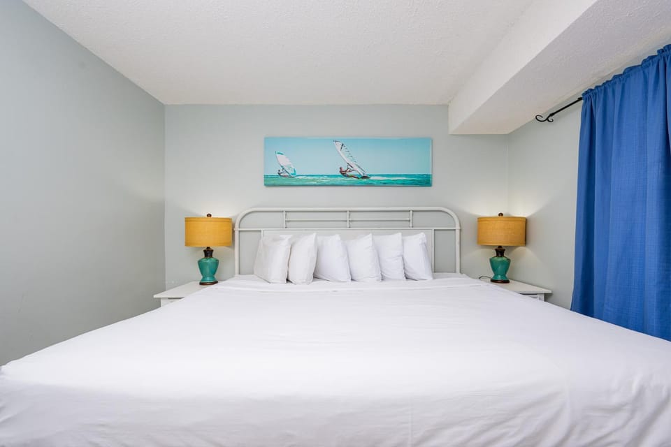 Island Winds East 106 Apartment in West Beach