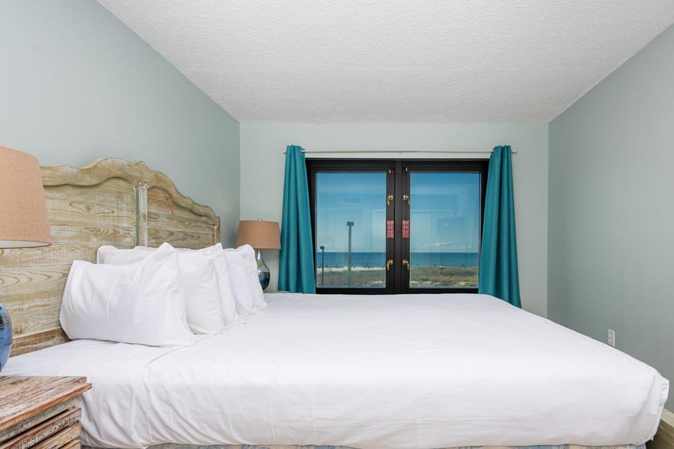 Island Winds East 107 Apartment in West Beach