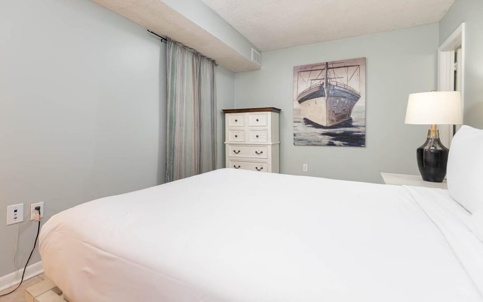 Island Winds East 108 Apartment in West Beach