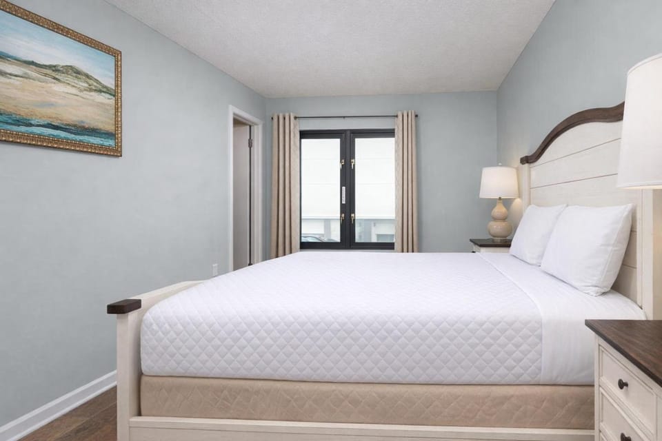 Island Winds East 109 Apartment in West Beach