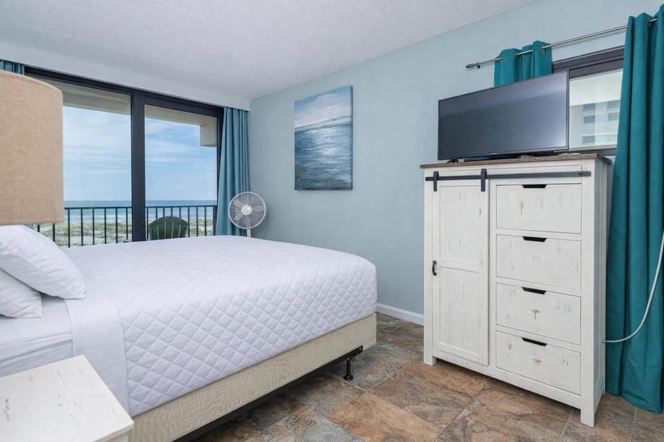 Island Winds East 109 Apartment in West Beach