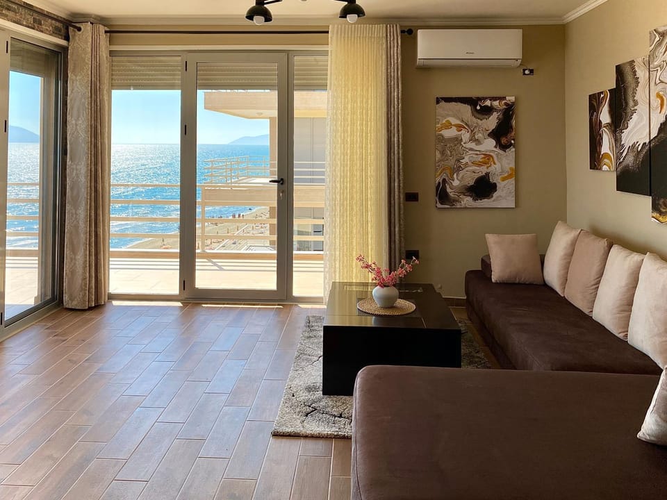 View (from property/room), Balcony/Terrace, Living room, Seating area, Sea view