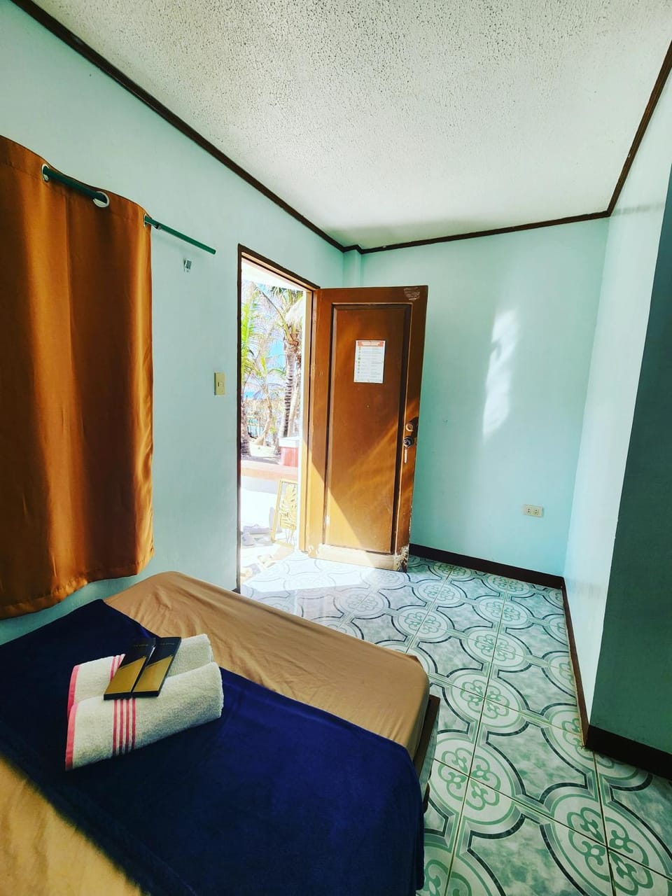 Shoreline88 Beach Resort Bed and Breakfast in Bolinao