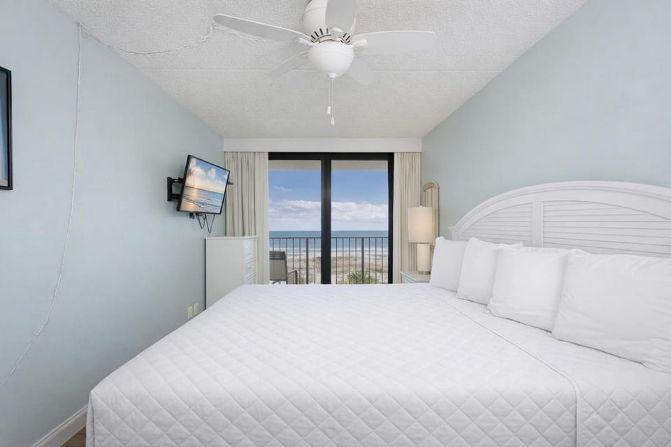 Island Winds East 209 Apartment in West Beach