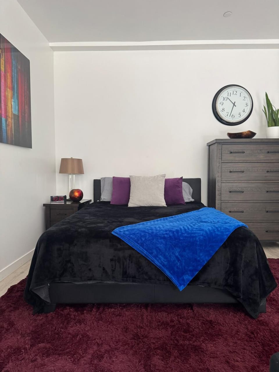 Chic Modern Living in East LA Apartment in East Los Angeles