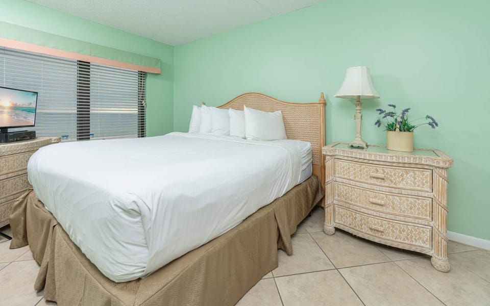 Island Winds East 302 Apartment in West Beach