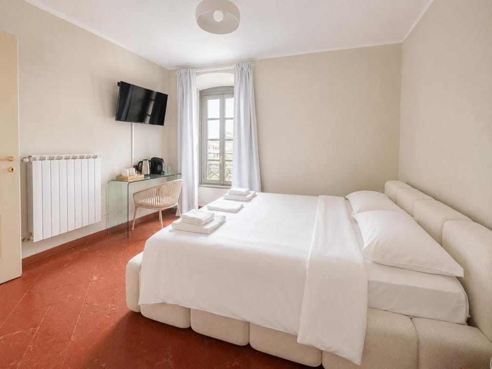 Bed, TV and multimedia, Coffee/tea facilities, Photo of the whole room, Bedroom