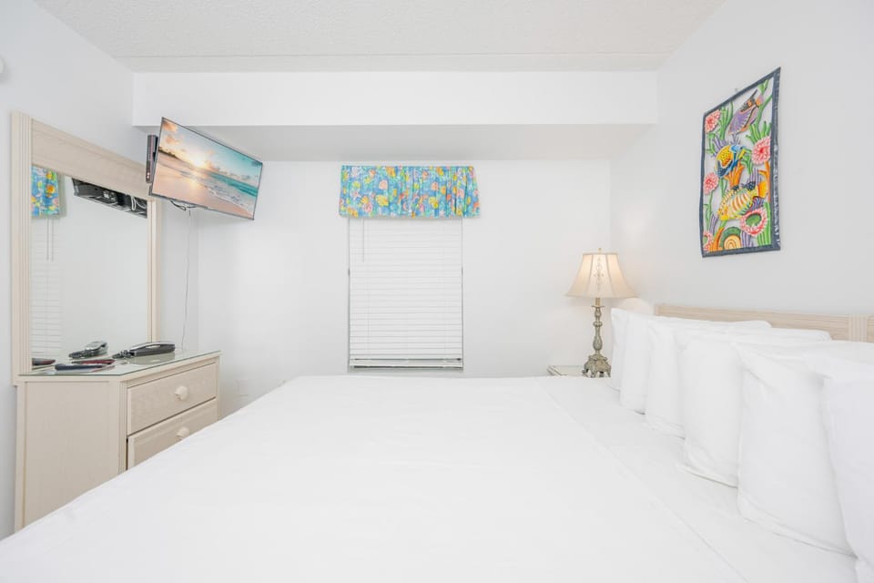Island Winds East 305 Apartment in West Beach
