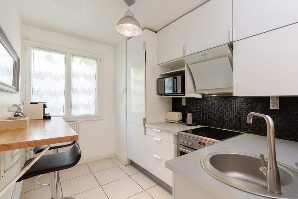 Kitchen or kitchenette, oven, stove, toaster