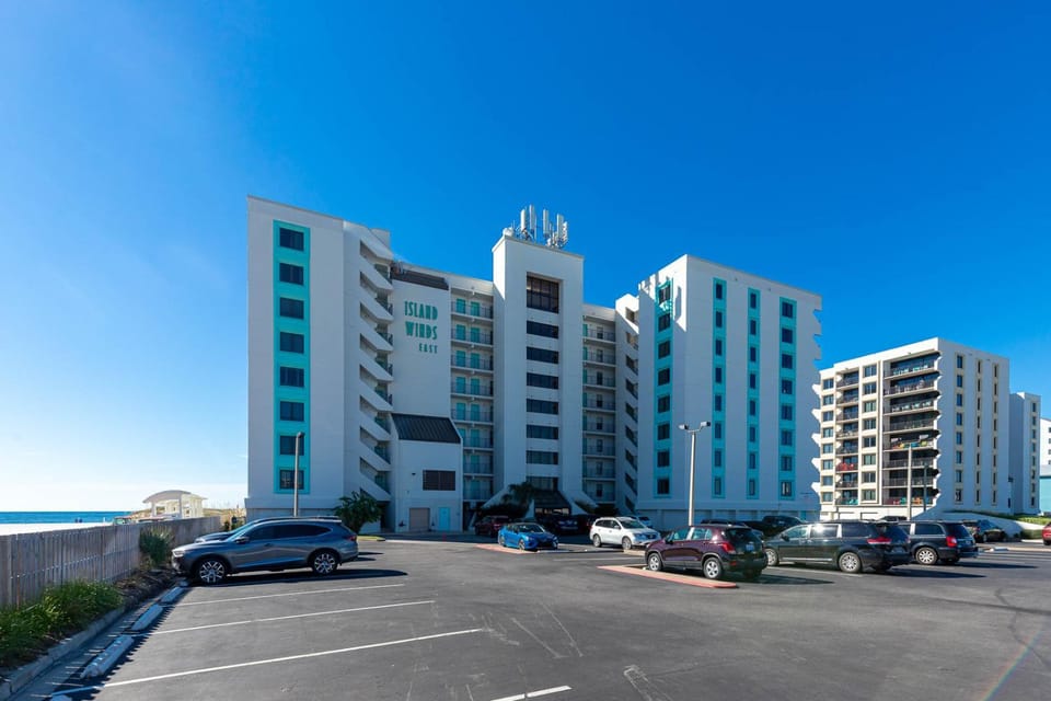 Island Winds East 309 Apartment in West Beach